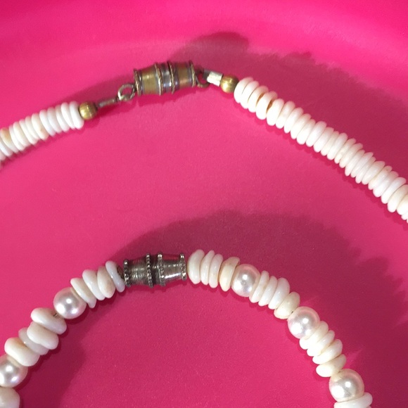 Vintage Hawaii puka shell necklace & bracelet - Picture 2 of 3